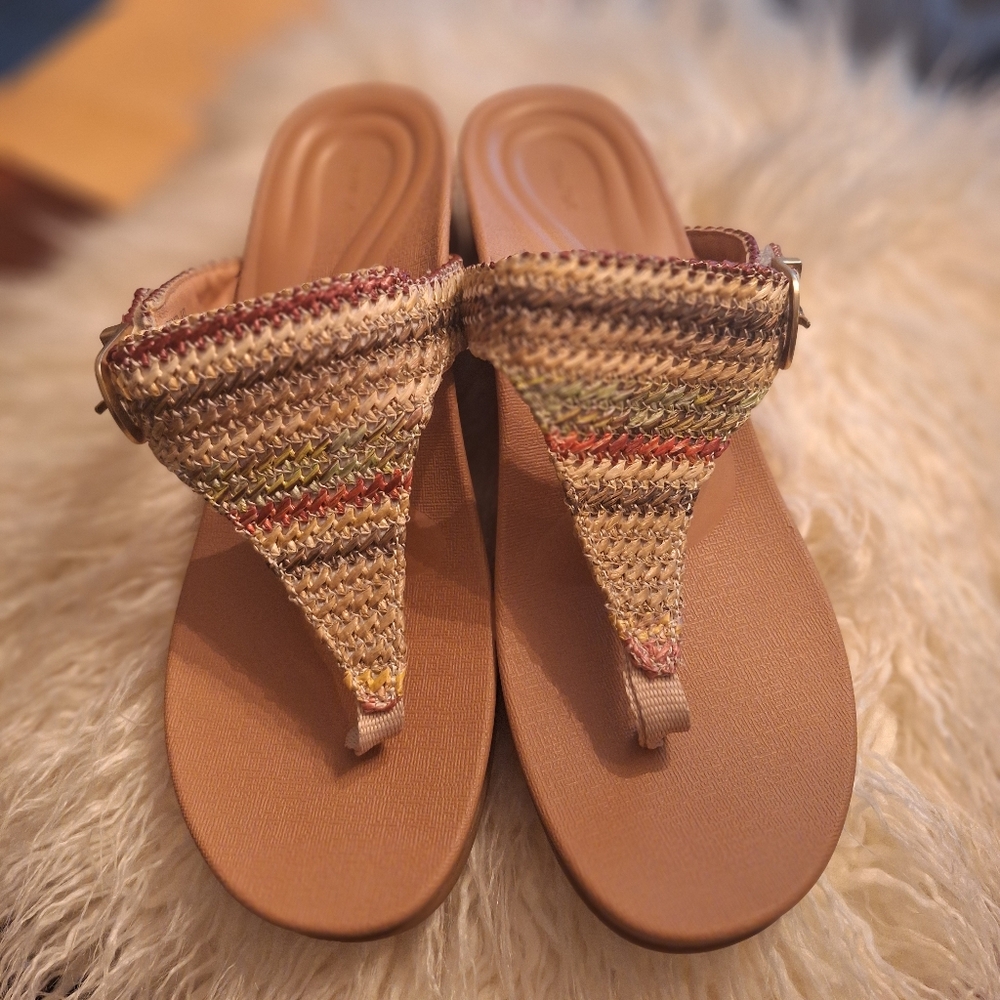 LIKE NEW Boho Aetrex kate multi woven straw design flipflop sandals orthopedic